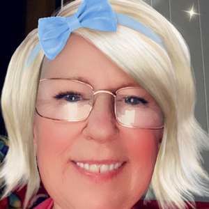 Meet your Posher, Lorie